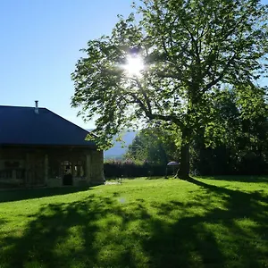 https://le-pre-aux-clercs.hotels-rhonealpes.com