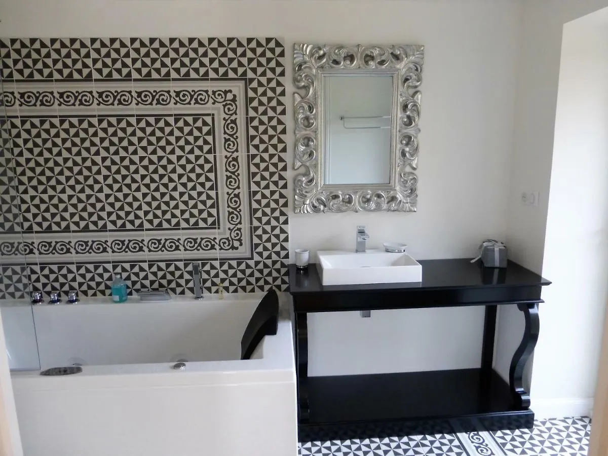Bed and Breakfast Manoir De Kermilven Tremeven  Отель типа 